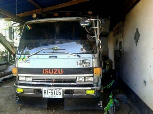 ร๊อคกี้  175  แรง รถสวยสภาพพร้อมใช้งาน เครื่องดีเยี่ยม แอร์   ราคา  610,000  บาท