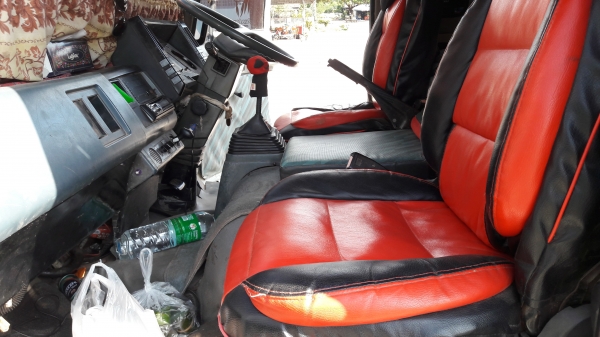 ร๊อคกี้  175  แรง รถสวยสภาพพร้อมใช้งาน เครื่องดีเยี่ยม แอร์   ราคา  610,000  บาท