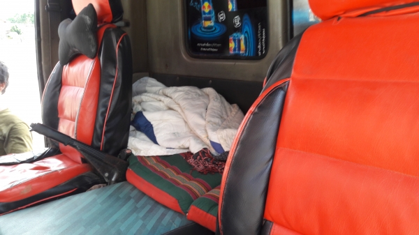 ร๊อคกี้  175  แรง รถสวยสภาพพร้อมใช้งาน เครื่องดีเยี่ยม แอร์   ราคา  610,000  บาท