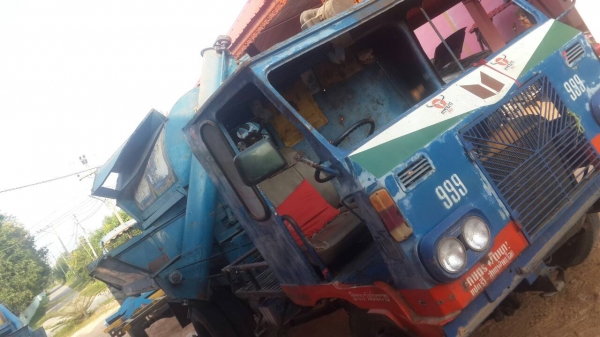 รถนวดข้าวแปดฟุตเกษตรพัฒนารถหกล้อเครื่องหกสูบeh500