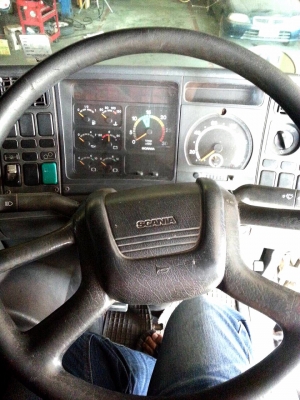 หัวลาก  SCANIA  ปี 46   360 แรง    ราคา  1,170,000  บาท