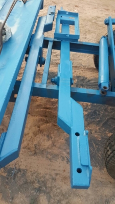 ชุดดันหน้าใส่รถไถฟอร์ด