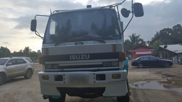 รถอีซุซุ 10 ล้อดั้ม FXZ เปลื่ยนเครื่อง 320 แรงม้า ปี 36.  ( ขายแม่ , ลูก. )     สนใจติดต่อ  081 - 6079515