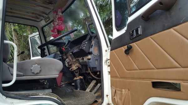 รถอีซุซุ 10 ล้อดั้ม FXZ เปลื่ยนเครื่อง 320 แรงม้า ปี 36.  ( ขายแม่ , ลูก. )     สนใจติดต่อ  081 - 6079515