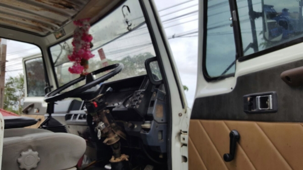 รถอีซุซุ 10 ล้อดั้ม FXZ เปลื่ยนเครื่อง 320 แรงม้า ปี 36.  ( ขายแม่ , ลูก. )     สนใจติดต่อ  081 - 6079515