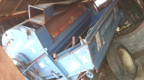 เครื่องนวดข้าวใส่รถไถ45แรงขึ้นไป