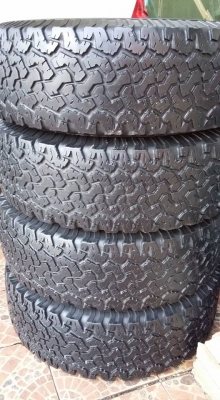 ขายยางยอดนิยมครับ BF T/A 265/75/16 จำนวน 1 ชุดครับลองดูก่อนครับ ขายยางยอดนิยมครับ BF T/A 265/75/16 จำนวน 1 ชุดครับลองดูก่อนครับ