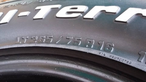 ขายยางยอดนิยมครับ BF T/A 265/75/16 จำนวน 1 ชุดครับลองดูก่อนครับ ขายยางยอดนิยมครับ BF T/A 265/75/16 จำนวน 1 ชุดครับลองดูก่อนครับ