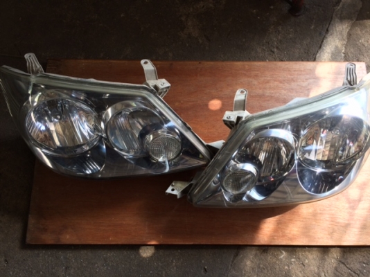 ขายไฟหน้า ฟอร์จูนเนอร์ 2007