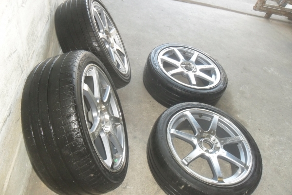 ล้อแม็ก 17นิ้ว 4รู100 พร้อมยาง สวยๆ 4 ล้อ ราคา 6450 บาท