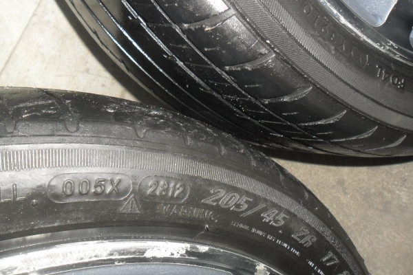 ล้อแม็ก 17นิ้ว 4รู100 พร้อมยาง สวยๆ 4 ล้อ ราคา 6450 บาท