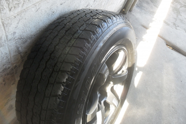 ล้ออะไหล่ ขอบ17 6รู พร้อมยาง สวยๆ 1 ล้อ ราคา 1890 บาท