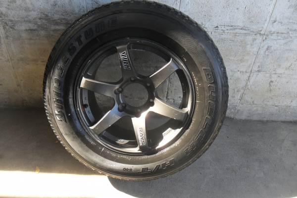 ล้ออะไหล่ ขอบ17 6รู พร้อมยาง สวยๆ 1 ล้อ ราคา 1890 บาท