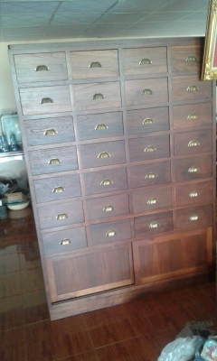 ตู้ยาเก่า  28 ลิ้นชักไม้สักทั้งหลัง