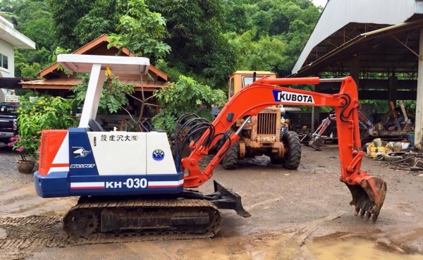 KOBOTA KH-030 ขนาดpc-30 (มีVDOให้ชม)รถเก่านอกมีเอกสารใบอินวอย ติดต่อ 085-5632278 (ราคาต่อรองได้) KOBOTA KH-030 ขนาดpc-30 (มีVDOให้ชม)รถเก่านอกมีเอกสารใบอินวอย ติดต่อ 085-5632278 (ราคาต่อรองได้)