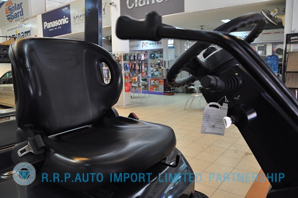 ขายรถโฟล์คลิฟท์มือสอง TOYOTA รุ่น 8FD25-12820 ราคา xxx,xxx บาท นำเข้าจากประเทศญี่ปุ่น 100\% ไม่เคยใช้งานในไทย