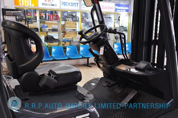 ขายรถโฟล์คลิฟท์มือสอง TOYOTA รุ่น 8FD25-12820 ราคา xxx,xxx บาท นำเข้าจากประเทศญี่ปุ่น 100\% ไม่เคยใช้งานในไทย