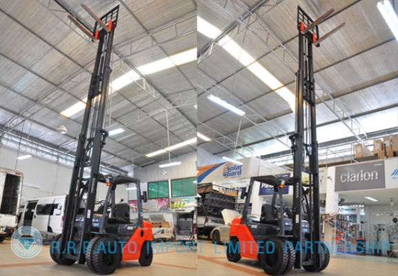 ขายรถโฟล์คลิฟท์มือสอง TOYOTA รุ่น 8FD25-12820 ราคา xxx,xxx บาท นำเข้าจากประเทศญี่ปุ่น 100\% ไม่เคยใช้งานในไทย