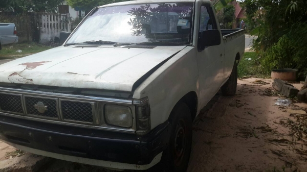 ขายรถนิสสัน บิ๊กเอ็ม กระบะ จดทะเบียนปี 35  เครื่องแดง เครื่องดี แคชซีสวย  ขายตามสภาพ