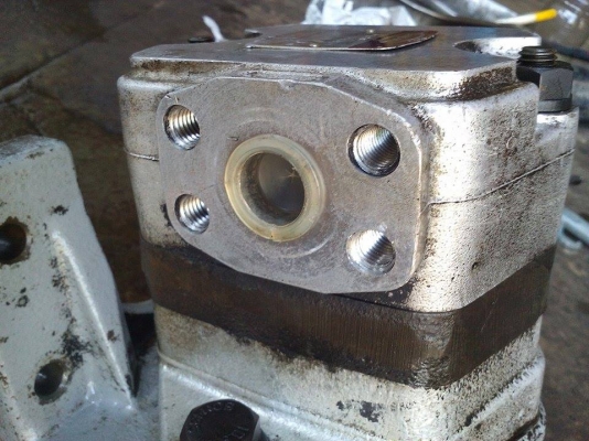 ขายปั้มยกปาก รถเกี่ยวข้าวTOYO-OKI JAPAN แรง สภาพใช้งานได้เลย