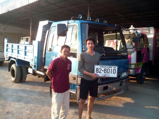 หกล้อสิงไฮเทค ดั้มต่อใหม่ รถทุกคันมีเล่มทะบียนโอนย้ายได้ทุกจังหว้ดครับ  ผ่านการตรวจสอบขนส่งทุกคันคัน สนใจรถบรรทุกดั้มต่อใหม่ ประกอบ ติดต่อได้ 082-1198849  เสี่ยนาย ครับ  สด ผ่อนได้ มีไฟแนนซ์รองรับ