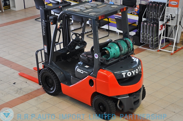 ขายรถโฟล์คลิฟท์มือสอง TOYOTA รุ่น 8FG20-19697 ราคา xxx,xxx บาท นำเข้าจากประเทศญี่ปุ่น 100\% ไม่เคยใช้งานในไทย