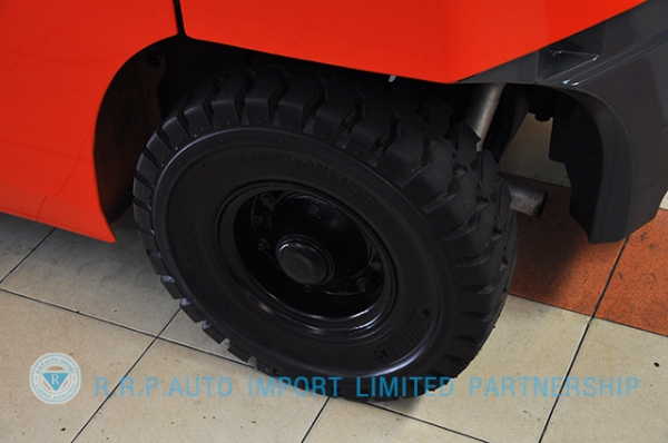 ขายรถโฟล์คลิฟท์มือสอง TOYOTA รุ่น 8FG20-19697 ราคา xxx,xxx บาท นำเข้าจากประเทศญี่ปุ่น 100\% ไม่เคยใช้งานในไทย