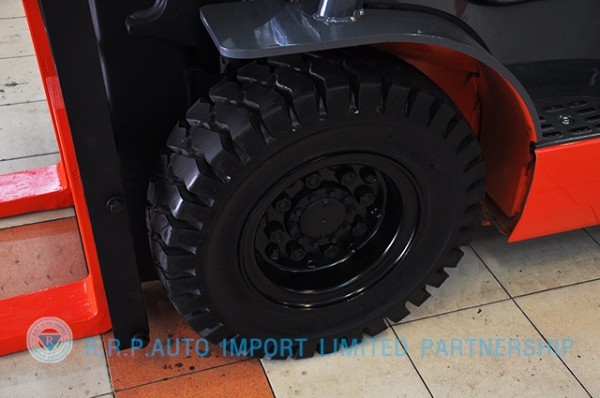 ขายรถโฟล์คลิฟท์มือสอง TOYOTA รุ่น 8FG20-19697 ราคา xxx,xxx บาท นำเข้าจากประเทศญี่ปุ่น 100\% ไม่เคยใช้งานในไทย