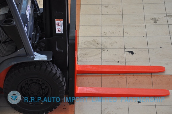 ขายรถโฟล์คลิฟท์มือสอง TOYOTA รุ่น 8FG20-19697 ราคา xxx,xxx บาท นำเข้าจากประเทศญี่ปุ่น 100\% ไม่เคยใช้งานในไทย