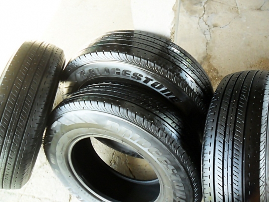 ยางกระบะขอบ15 บริดสโตน195-R15ลงพื้นปี15(4เส้น 4,500บ)