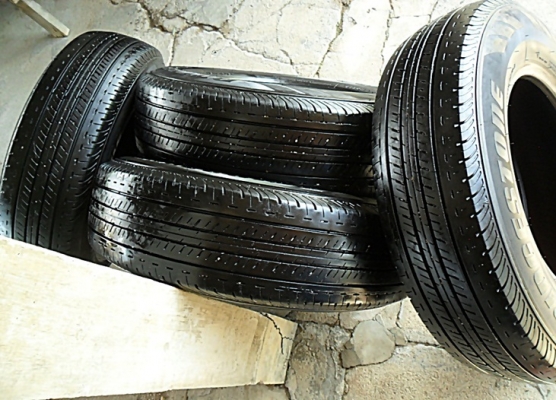 ยางกระบะขอบ15 บริดสโตน195-R15ลงพื้นปี15(4เส้น 4,500บ)