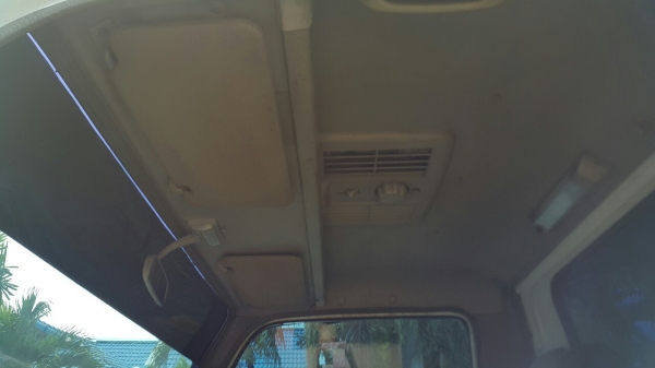 รถบรรทุก 6 ล้อ ISUZU รุ่น NKR58LU5  110 แรงม้า  ปีจดทะเบียน 2533