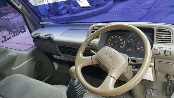 รถบรรทุก 6 ล้อ ISUZU รุ่น NKR58LU5  110 แรงม้า  ปีจดทะเบียน 2533