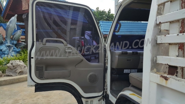 รถบรรทุก 6 ล้อ ISUZU รุ่น NKR58LU5  110 แรงม้า  ปีจดทะเบียน 2533