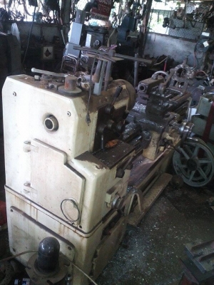 ขายเครื่องกลึง YAM 6 ฟุต ลูกบิด มี3ขา มีเฟืองกลึงเกลียวครบ