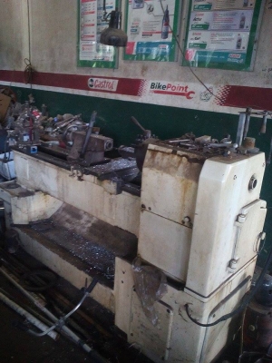 ขายเครื่องกลึง YAM 6 ฟุต ลูกบิด มี3ขา มีเฟืองกลึงเกลียวครบ