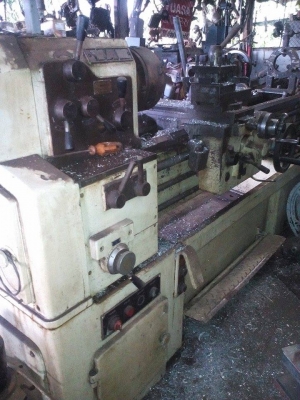 ขายเครื่องกลึง YAM 6 ฟุต ลูกบิด มี3ขา มีเฟืองกลึงเกลียวครบ