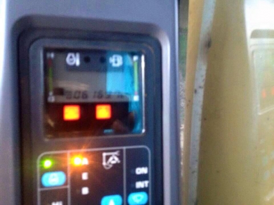 ขายรถแบคโฮ  KOMATSU PC 200-7 รถสวยพร้อมใช้งาน เอกสารเล่มทะเบียน