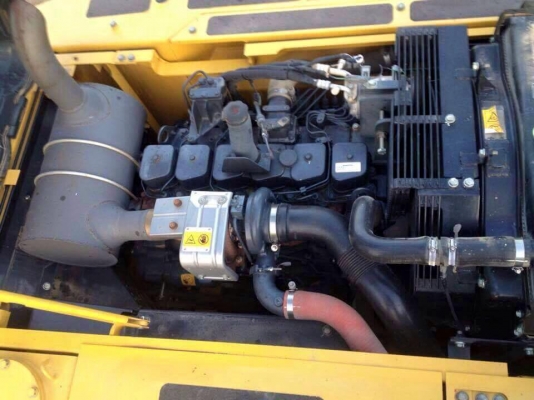 ขายรถแบคโฮ  KOMATSU PC 200-7 รถสวยพร้อมใช้งาน เอกสารเล่มทะเบียน