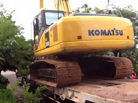 ขายรถแบคโฮ  KOMATSU PC 200-7 รถสวยพร้อมใช้งาน เอกสารเล่มทะเบียน