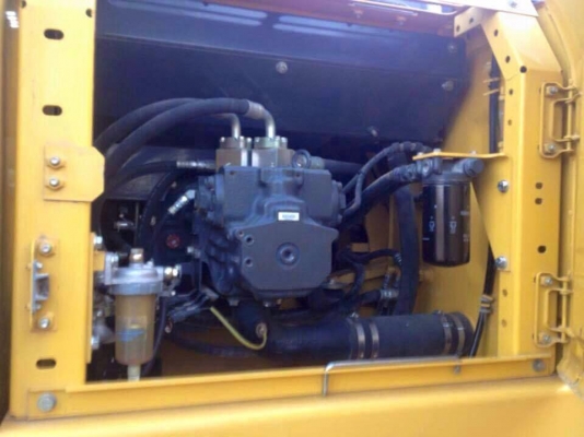 ขายรถแบคโฮ  KOMATSU PC 200-7 รถสวยพร้อมใช้งาน เอกสารเล่มทะเบียน