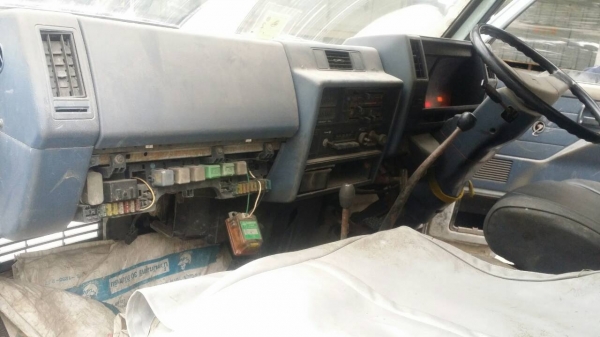 รถอีซูซู 6 ล้อดั้ม NKR เปลื่ยนเครื่อง 110 แรงม้า. ปี 42    สนใจติดต่อ  081 - 6079515