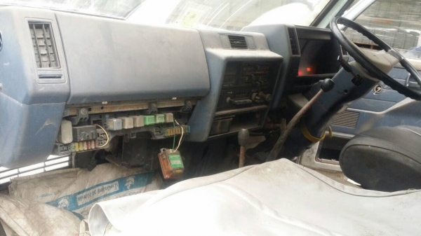 รถอีซูซู 6 ล้อดั้ม NKR เปลื่ยนเครื่อง 110 แรงม้า. ปี 42    สนใจติดต่อ  081 - 6079515