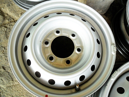 ล้อกระทะ กระบะขอบ15 - 6รู139.7สภาพใหม่กริ๊บ(4วง2,400บ.) มี 2ชุด นะ ล้อกระทะ กระบะขอบ15 - 6รู139.7สภาพใหม่กริ๊บ(4วง2,400บ.) มี 2ชุด นะ