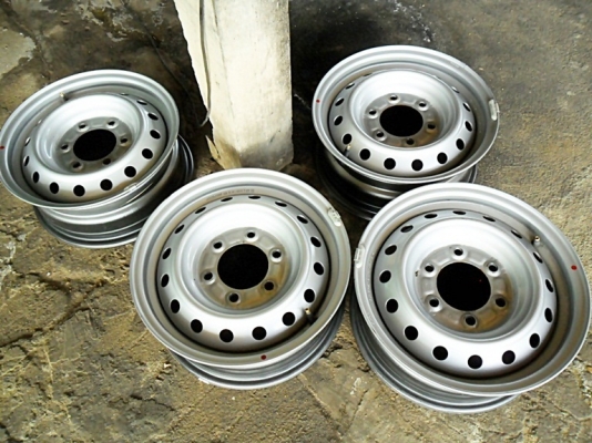 ล้อกระทะ กระบะขอบ15 - 6รู139.7สภาพใหม่กริ๊บ(4วง2,400บ.) มี 2ชุด นะ