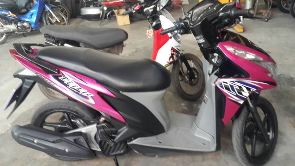 ขาย HONDA Click 125 i ปี 55 ล้อแม็ก คอมบายเบรค สภาพสวย,เครื่องดี,เล่มพร้อมโอน