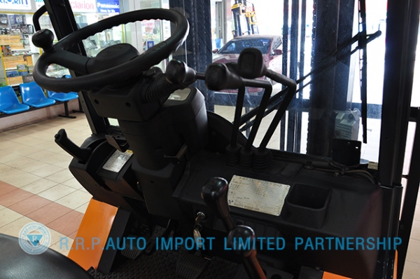 ขายรถโฟล์คลิฟท์มือสอง TOYOTA รุ่น7FD25-19872 ราคา xxx,xxx บาท นำเข้าจากประเทศญี่ปุ่น 100\% ไม่เคยใช้งานในไทย