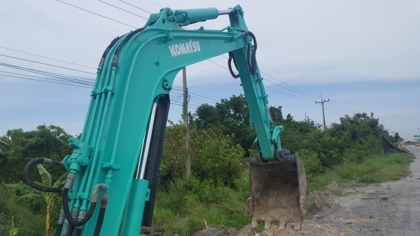 ขายรถขุดpc25---7  มีไลน์หัวเจาะ  รถนอกญี่ปุ่นถูกเหลือเชื่อ