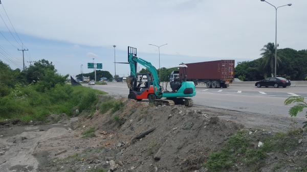 ขายรถขุดpc25---7  มีไลน์หัวเจาะ  รถนอกญี่ปุ่นถูกเหลือเชื่อ