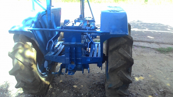 โครงรถไถนั้งขับ